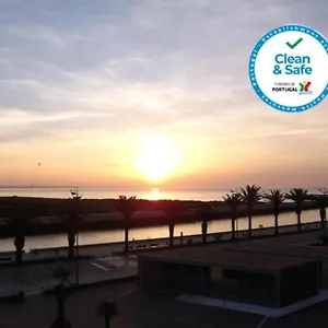 Mar Azul ** Lagos